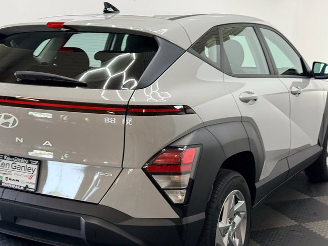 2024 Hyundai Kona SE - Photo 12