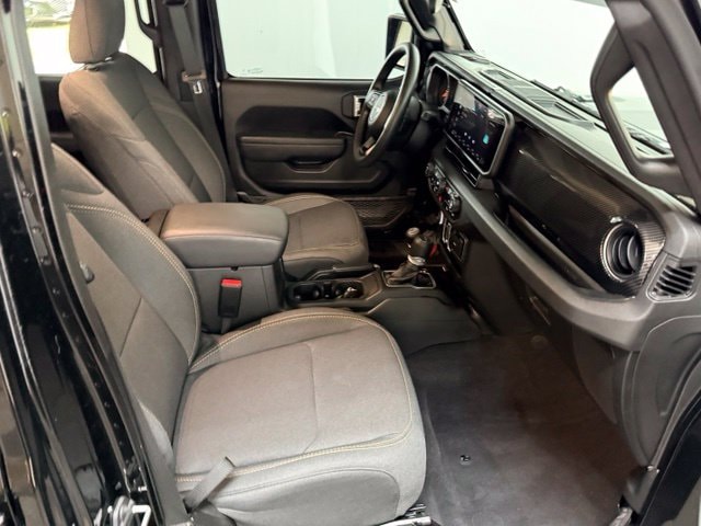 2025 Jeep Gladiator Nighthawk - Photo 31
