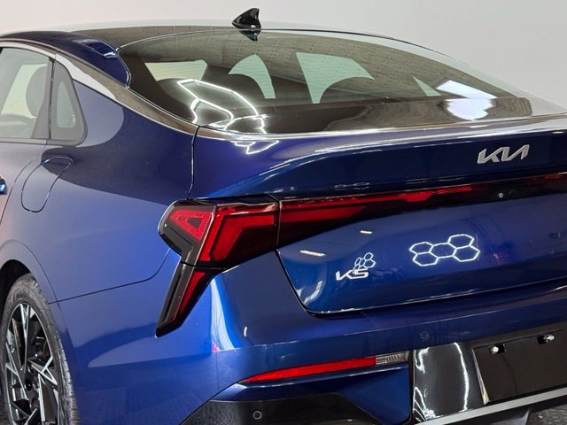 2025 Kia K5 GT-Line - Photo 9