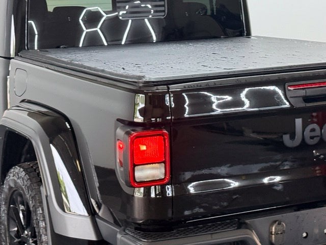 2025 Jeep Gladiator Nighthawk - Photo 10