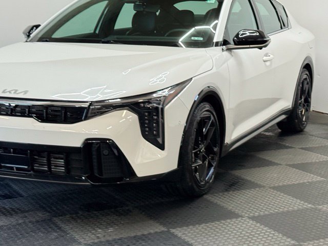 2025 Kia K4 GT-Line Turbo - Photo 7