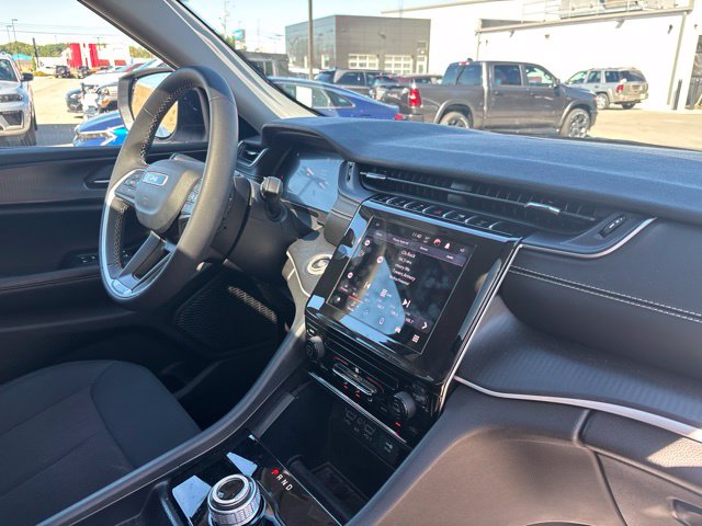 2023 Jeep Grand Cherokee Laredo - Photo 32