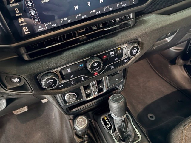 2025 Jeep Gladiator Nighthawk - Photo 29