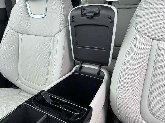 2025 Hyundai Tucson Limited - Photo 17
