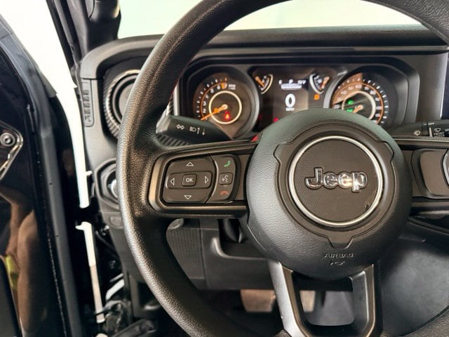 2025 Jeep Gladiator Nighthawk - Photo 16