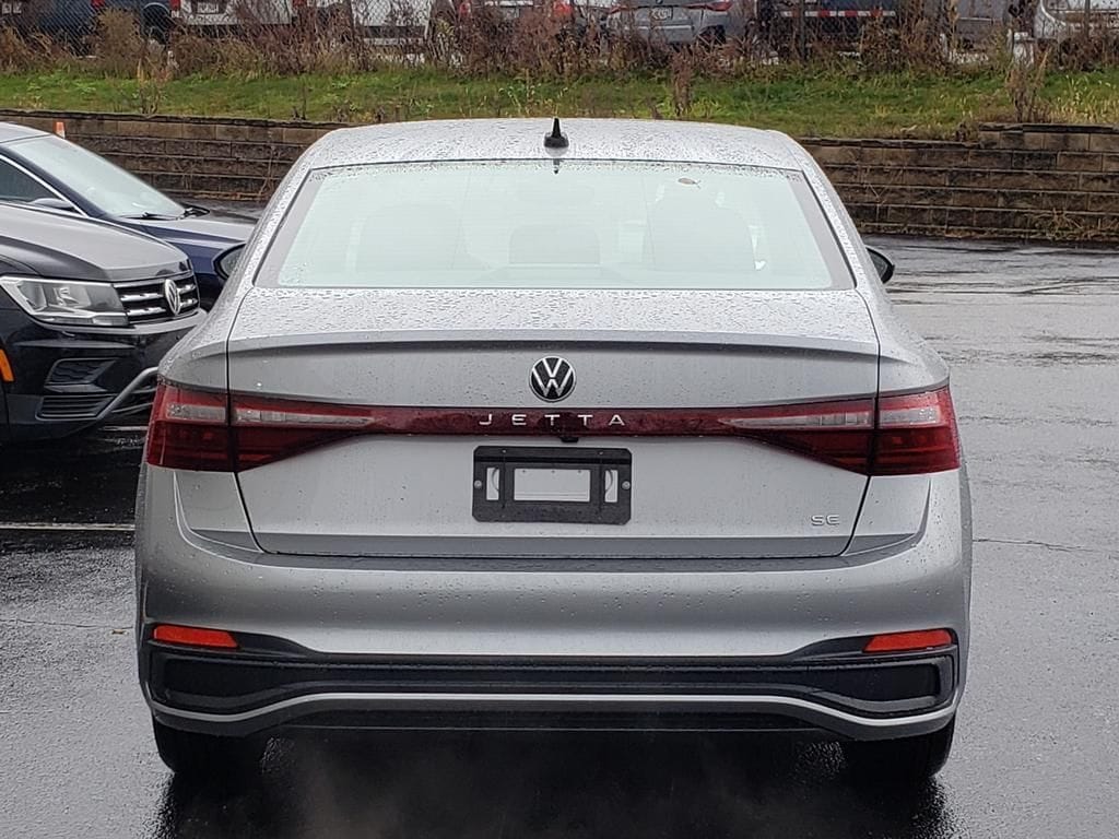 2026 Volkswagen Jetta SE - Photo 4