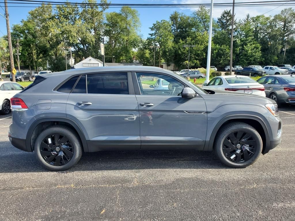 New 2026 Volkswagen Atlas Cross Sport SE w/Technology SUV