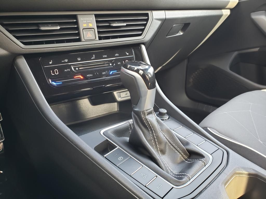2026 Volkswagen Jetta Sport - Photo 11