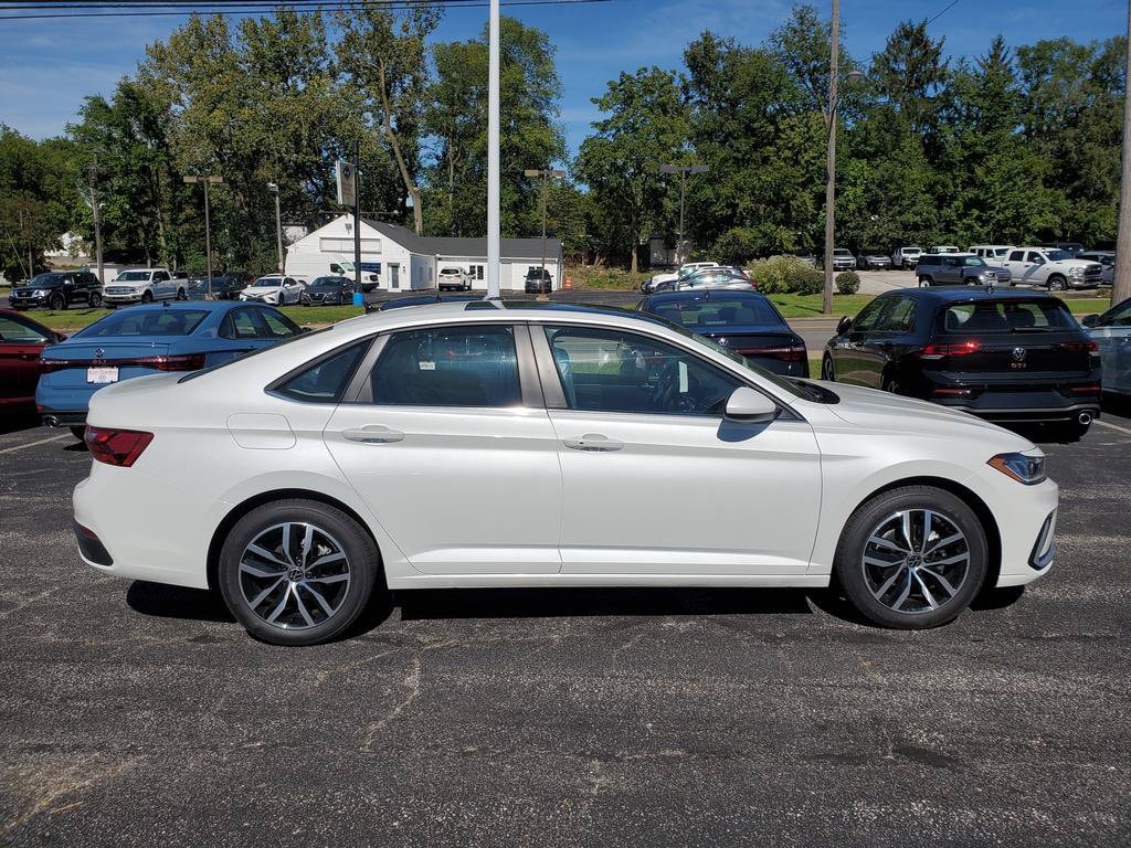 New 2027 Volkswagen Jetta 1.5T SE Sedan