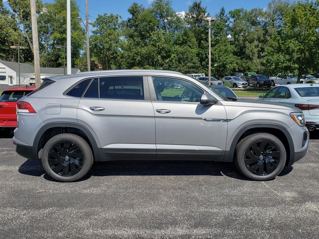 New 2026 Volkswagen Atlas Cross Sport SE w/Technology SUV
