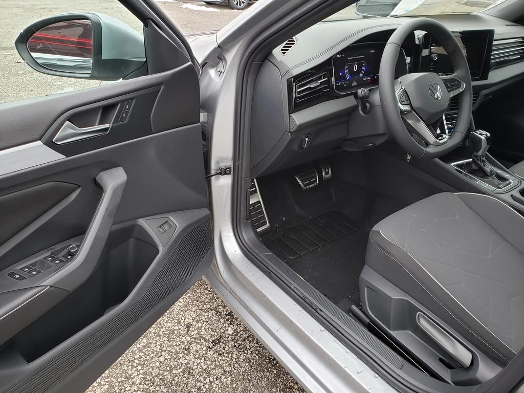 2026 Volkswagen Jetta Sport - Photo 6