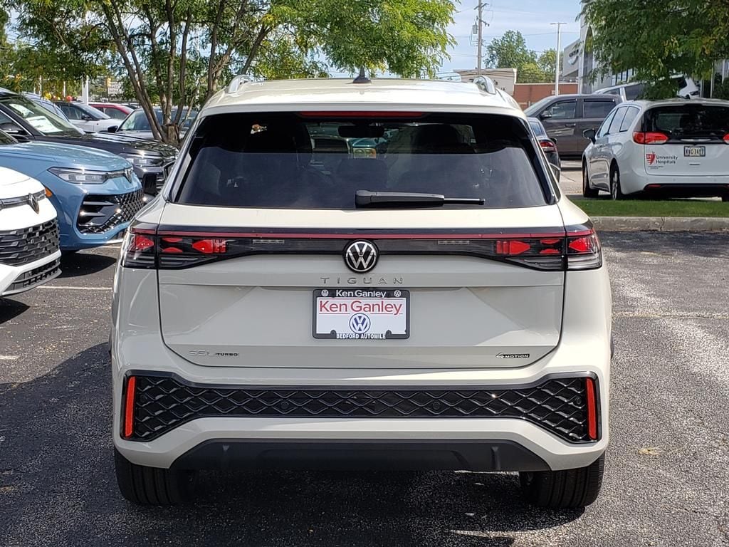 New 2026 Volkswagen Tiguan SEL R-Line Turbo SUV