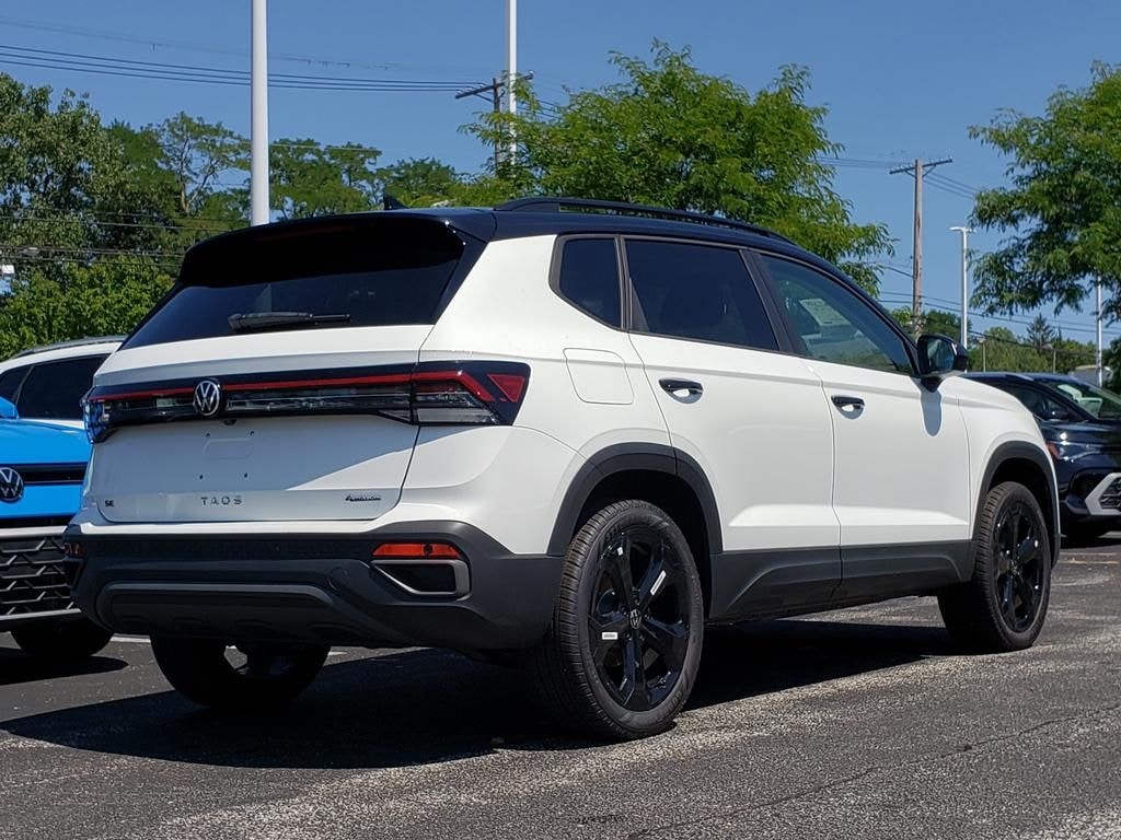 New 2026 Volkswagen Taos 1.5T SE Black SUV