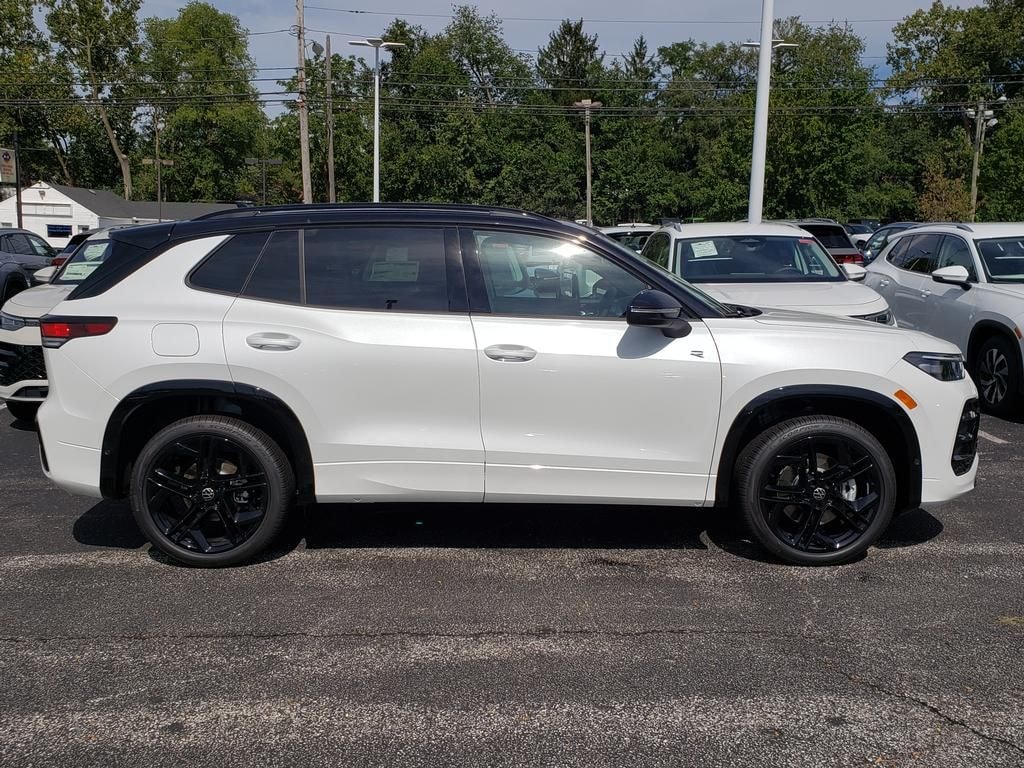 New 2026 Volkswagen Tiguan SE R-Line Black SUV