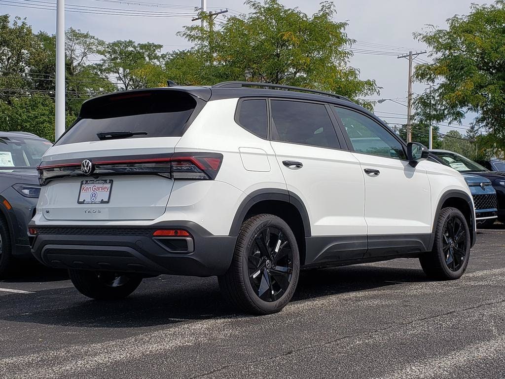 New 2027 Volkswagen Taos 1.5T SE Black SUV