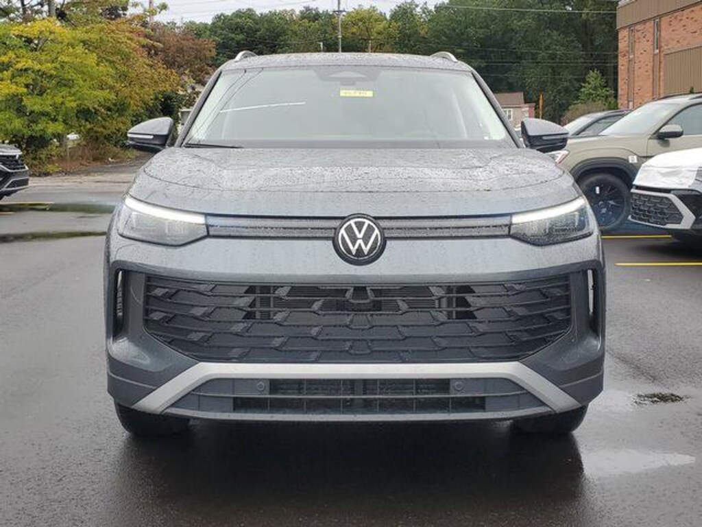 New 2026 Volkswagen Tiguan SE SUV