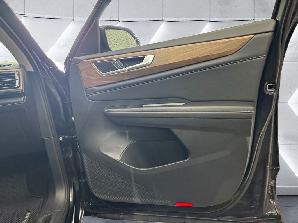 2026 Volkswagen Atlas SE w/Tech - Photo 25