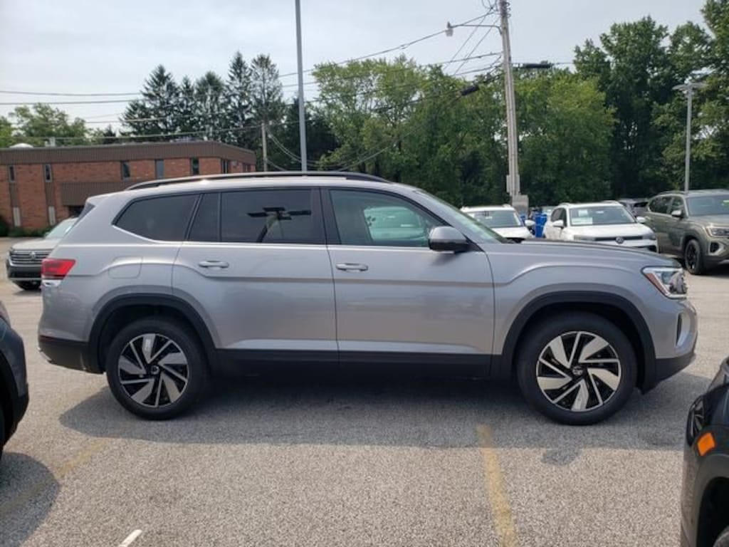New 2026 Volkswagen Atlas SE w/Technology SUV
