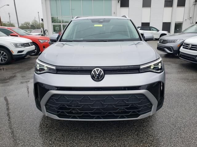 New 2025 Volkswagen Taos 1.5T SE SUV