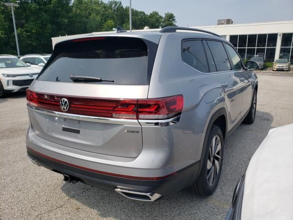 New 2026 Volkswagen Atlas SE w/Technology SUV