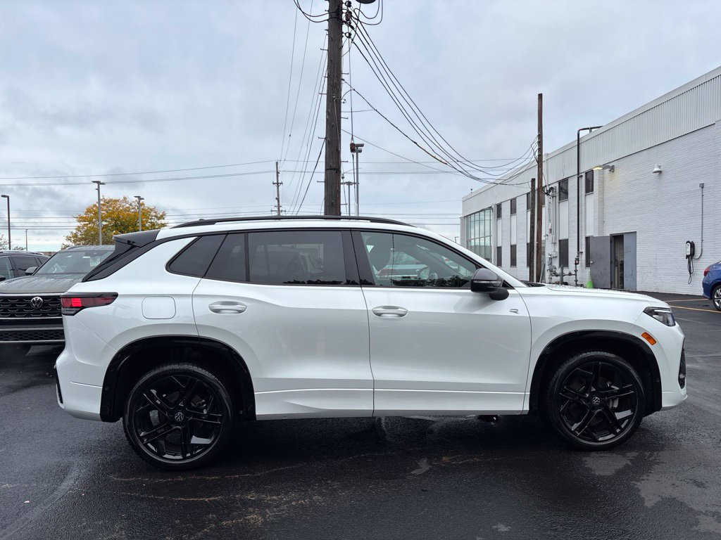 2026 Volkswagen Tiguan SE R-LINE BLACK - Photo 6