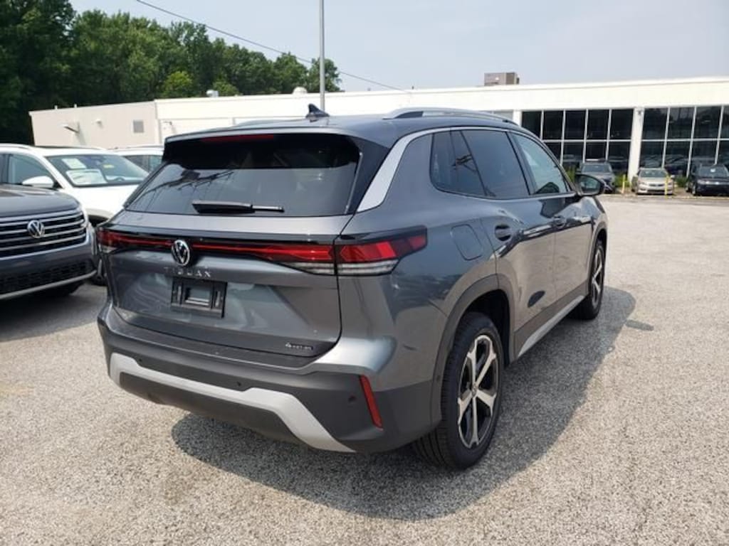 New 2026 Volkswagen Tiguan SE SUV