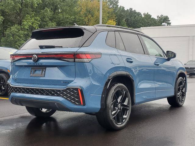 New 2026 Volkswagen Tiguan SE R-Line Black SUV