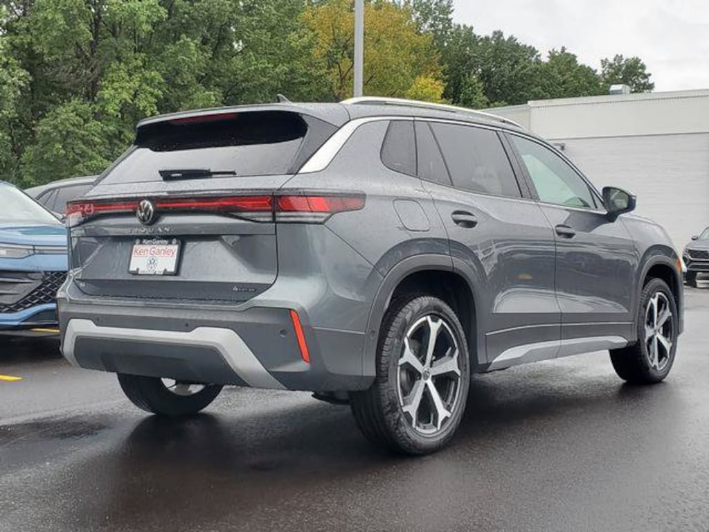 New 2026 Volkswagen Tiguan SE SUV