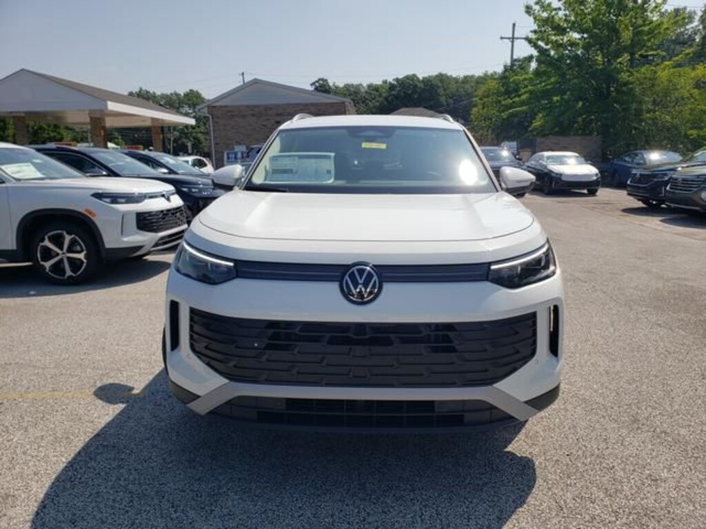 New 2026 Volkswagen Tiguan SE SUV