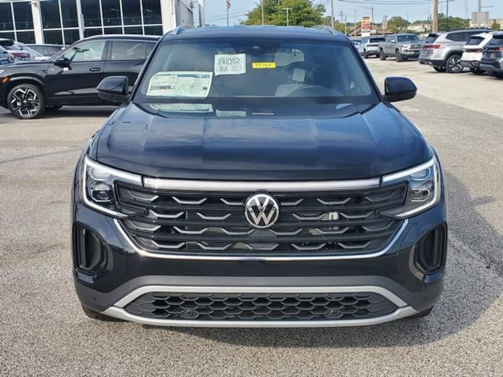New 2026 Volkswagen Atlas Cross Sport SE w/Technology SUV