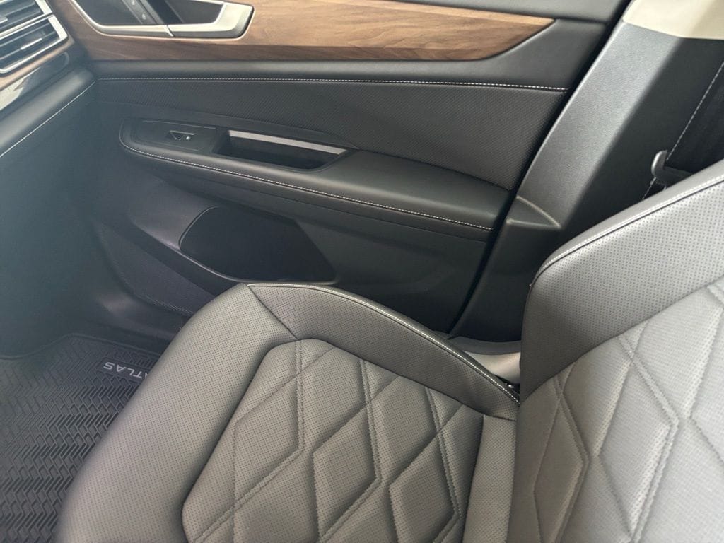2026 Volkswagen Atlas SE w/Tech - Photo 18