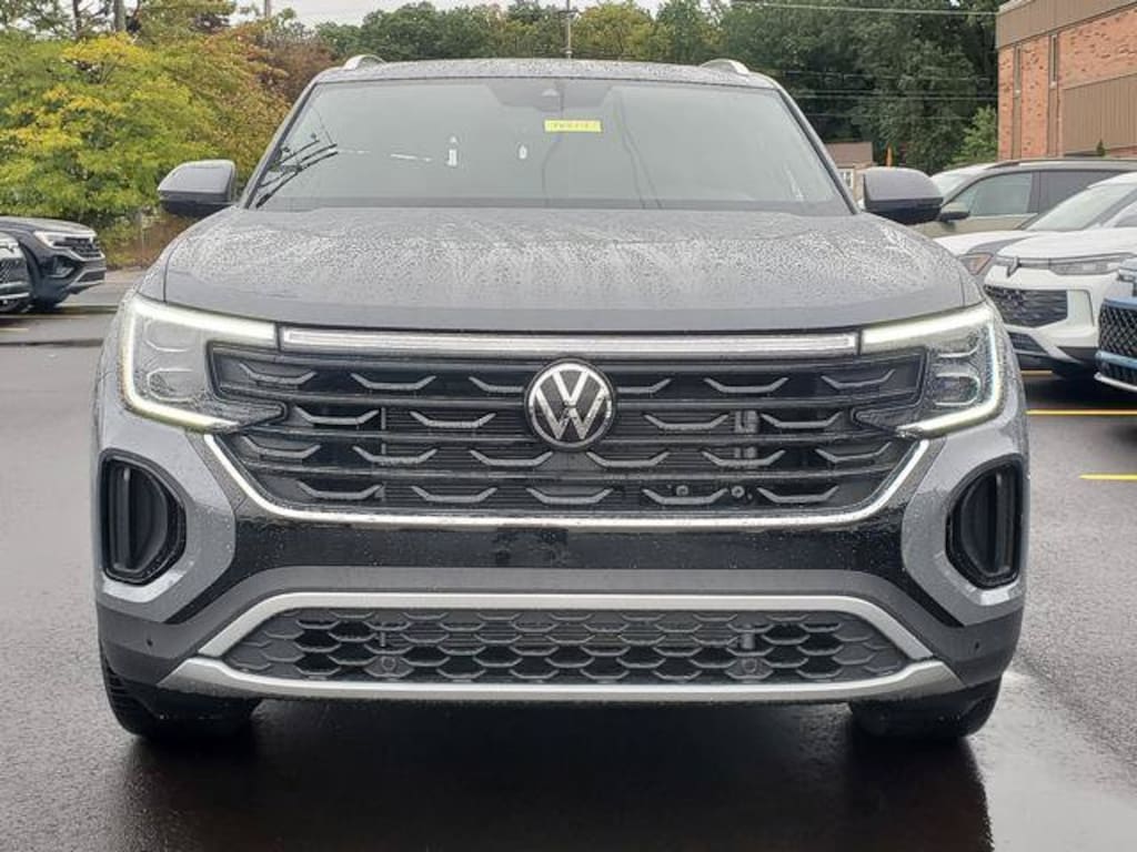 New 2026 Volkswagen Atlas Cross Sport SE w/Technology SUV