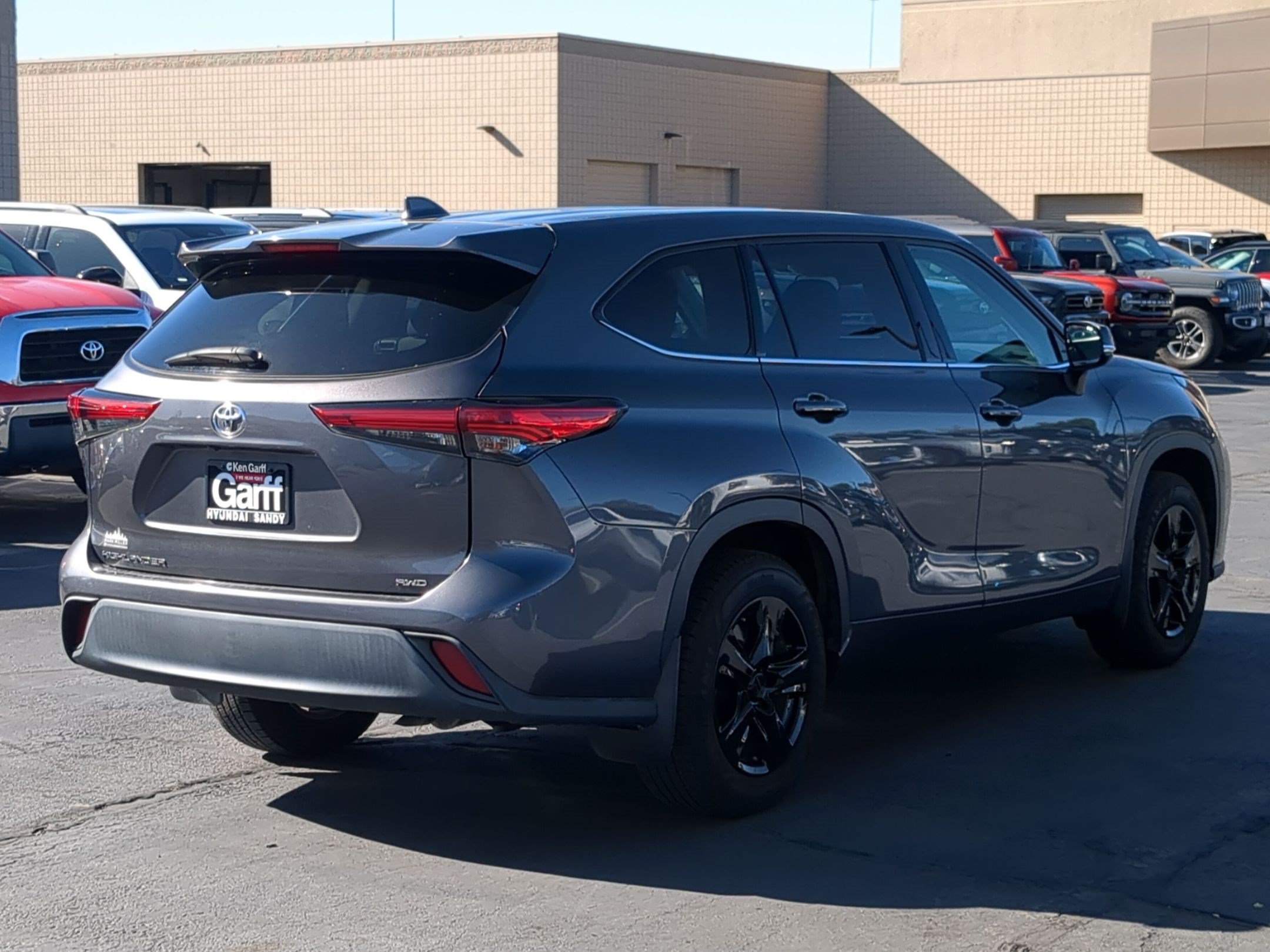 Used 2021 Toyota Highlander L SUV