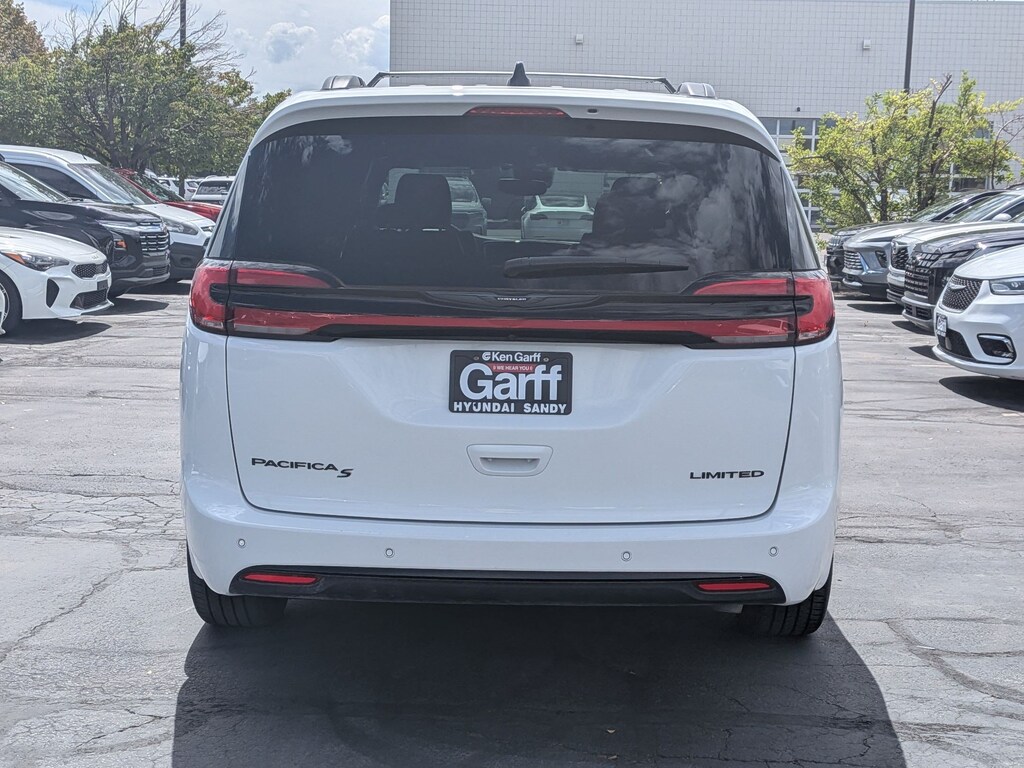 Used 2025 Chrysler Pacifica Limited Van Passenger Van