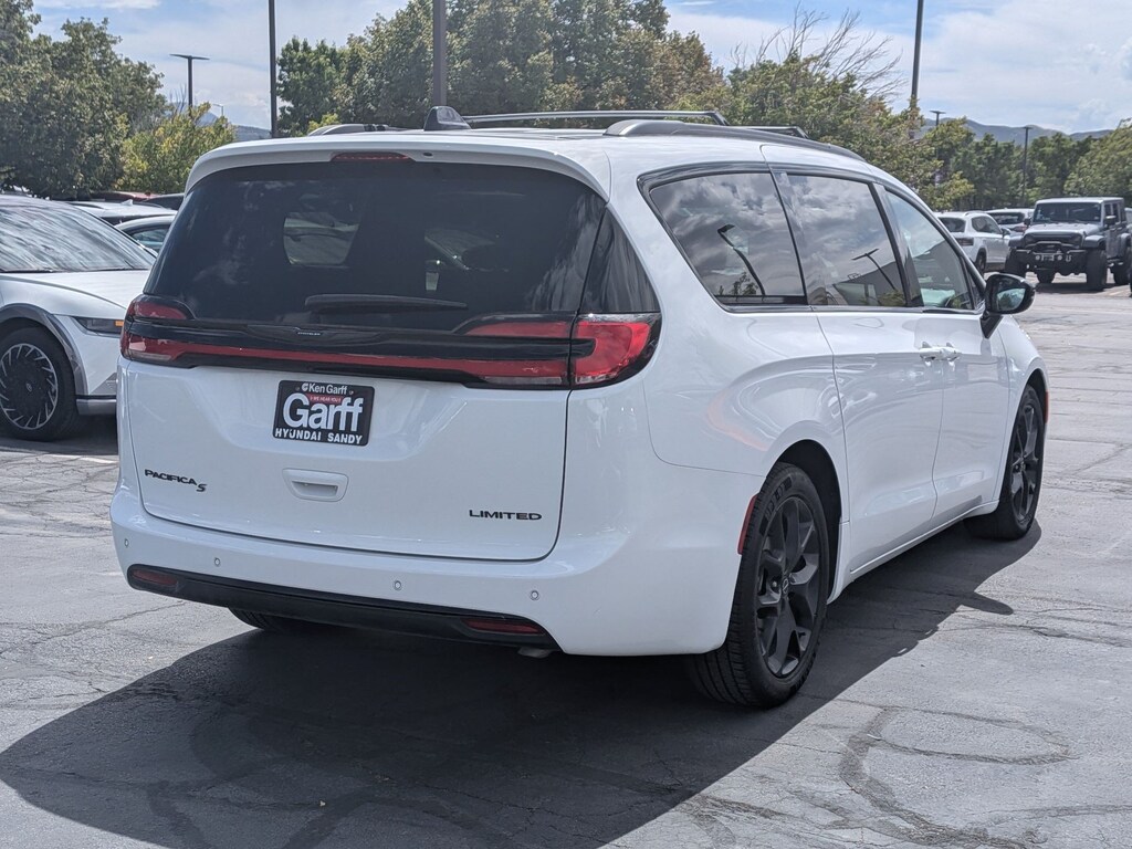 Used 2025 Chrysler Pacifica Limited Van Passenger Van