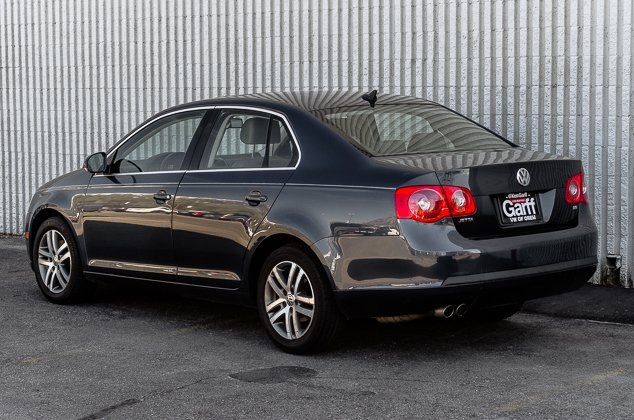 Used 2005 Volkswagen Jetta 2.5 Sedan