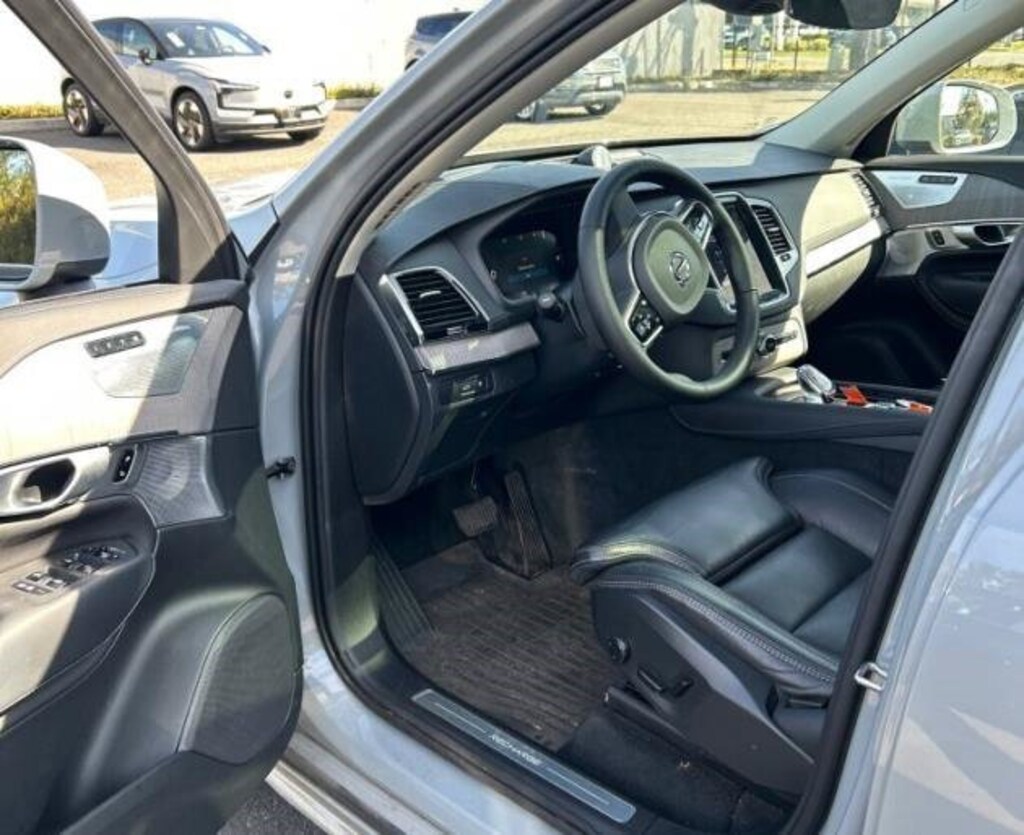 Used 2024 Volvo XC90 Recharge Plug-In Hybrid Ultimate Bright Theme T8 eAWD PHEV Ultimate Bright Theme 7P