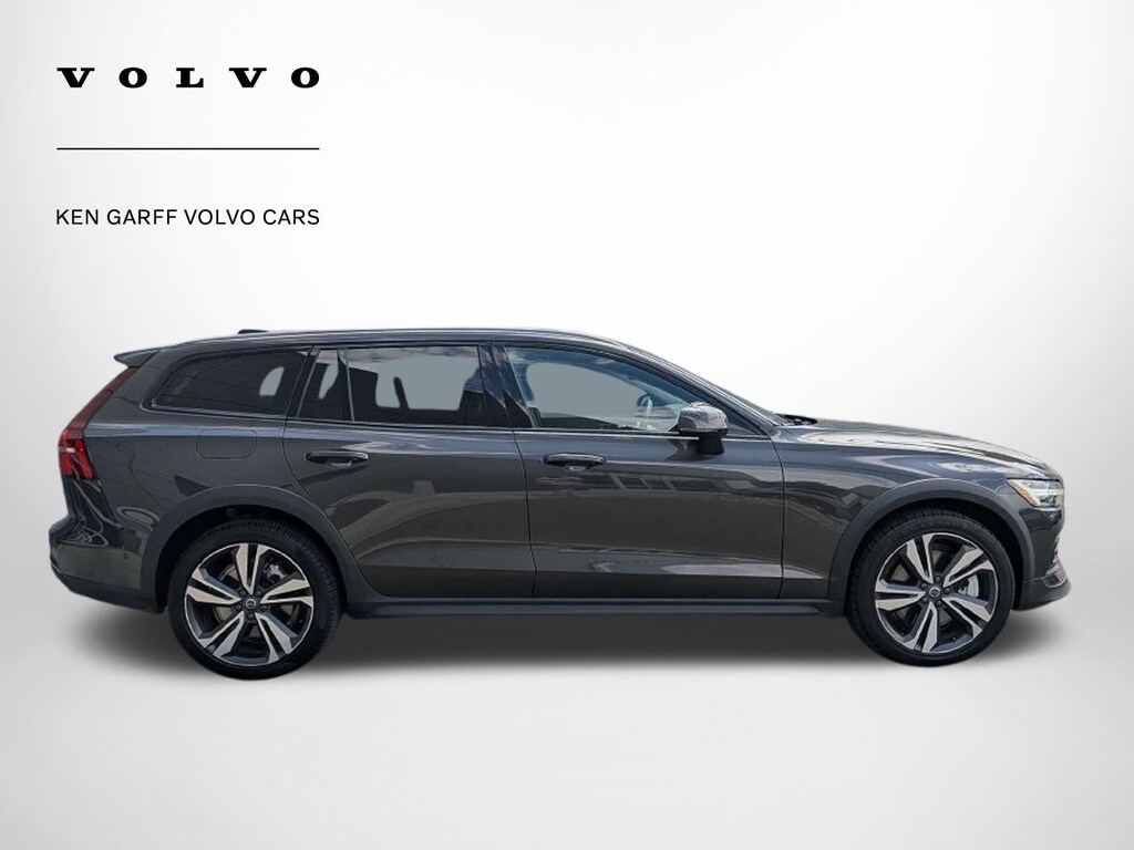 Used 2025 Volvo V60 Cross Country Plus B5 AWD Plus