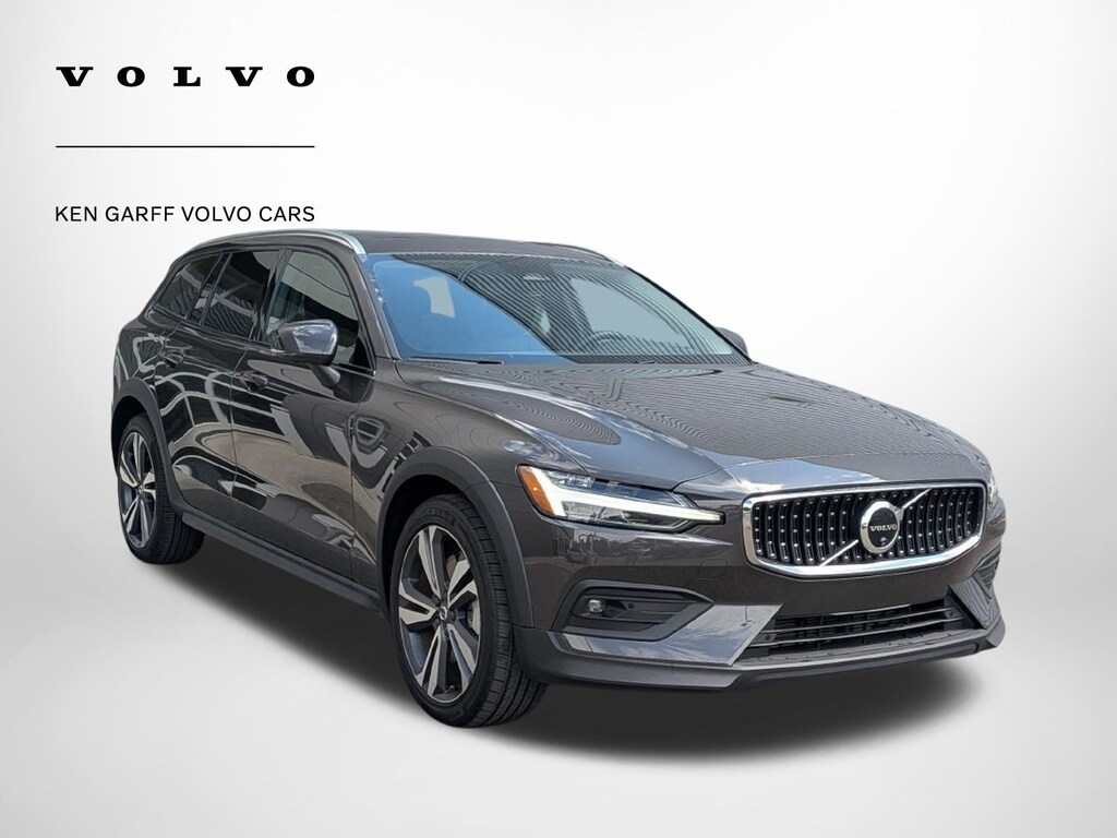 Used 2025 Volvo V60 Cross Country Plus B5 AWD Plus