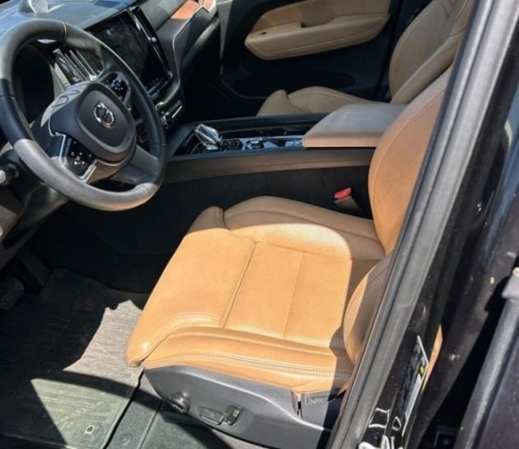 Certified 2023 Volvo XC60 Ultimate Dark Theme B5 AWD Ultimate Dark Theme
