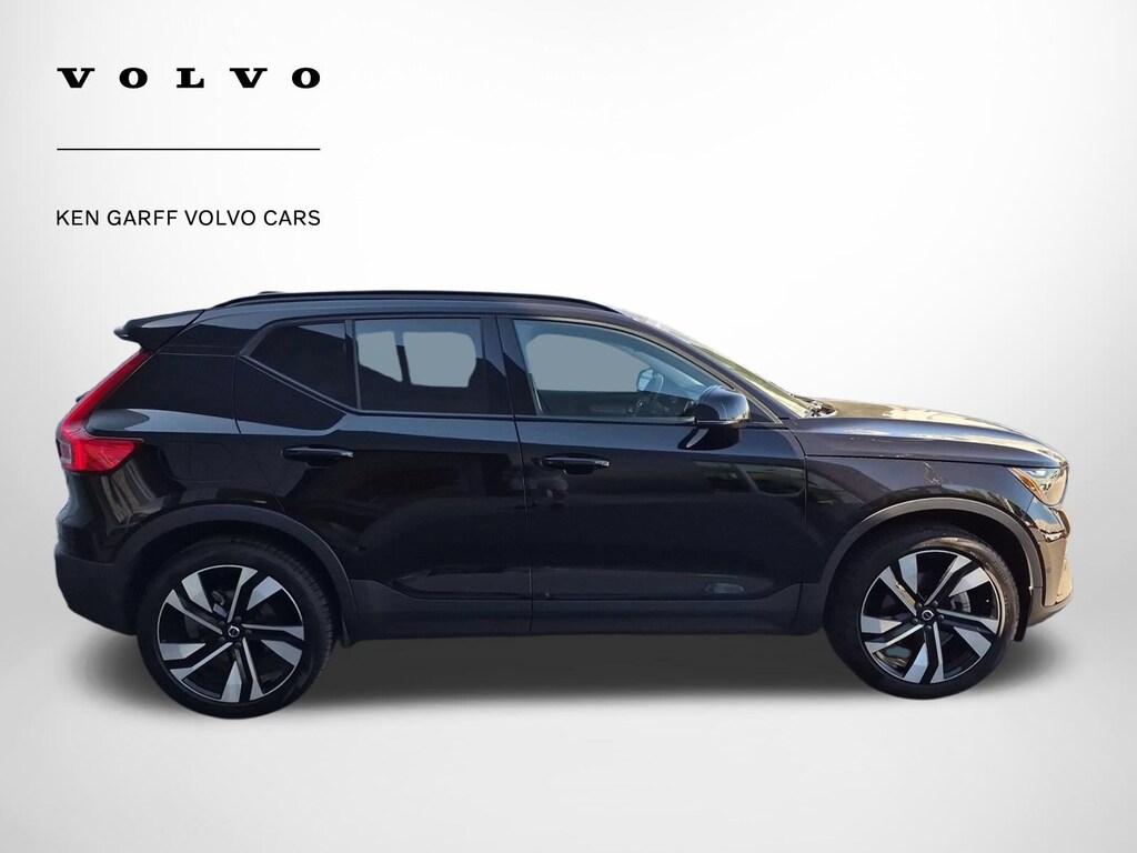 Certified 2024 Volvo XC40 Plus Dark Theme B5 AWD Plus Dark Theme