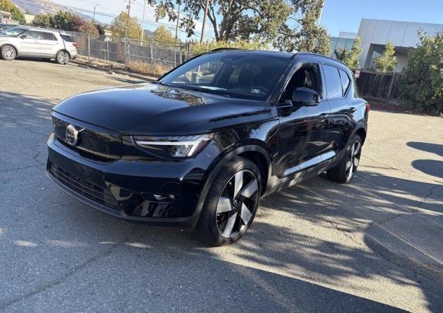 2023 Volvo XC40