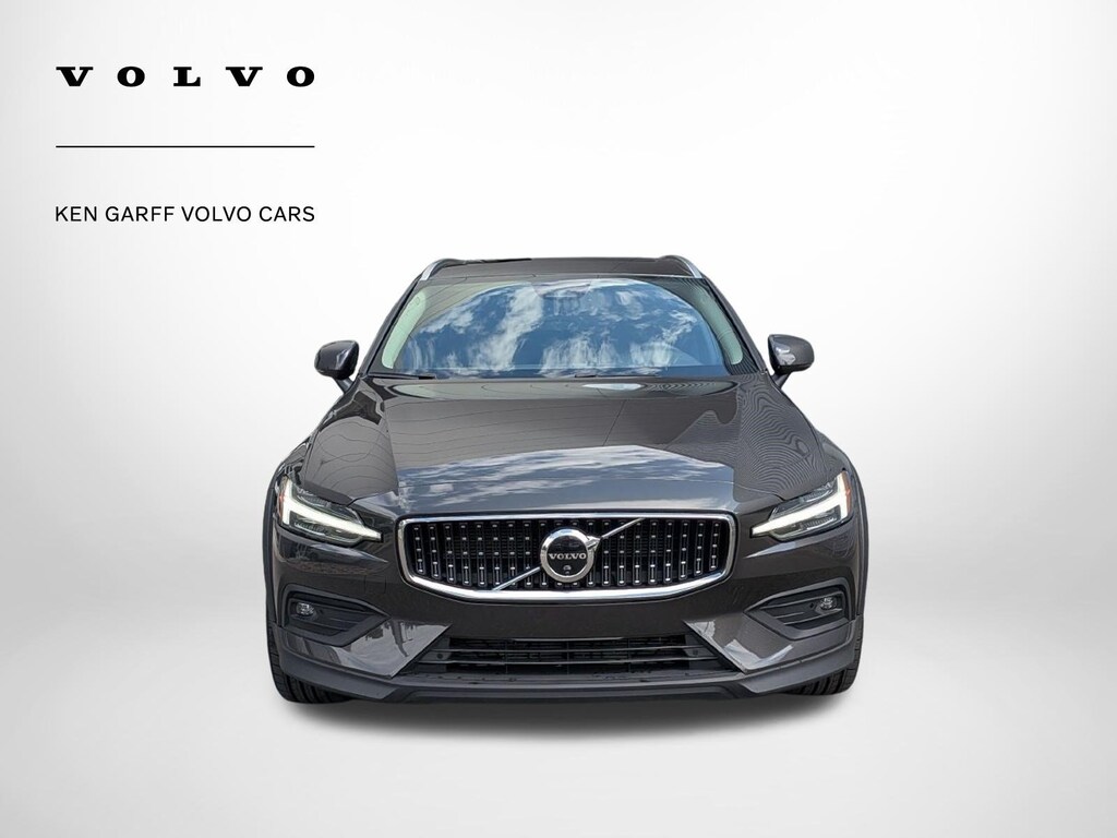 Used 2025 Volvo V60 Cross Country Plus B5 AWD Plus