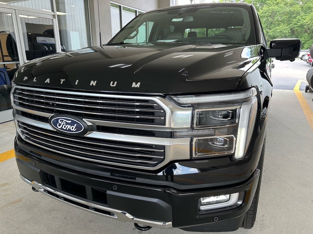 New 2026 Ford F-150 Platinum 4x4 Platinum SuperCrew 5.5 ft. SB