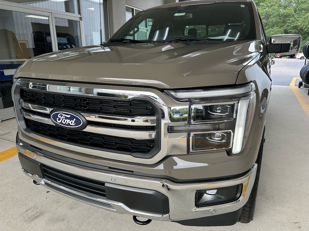 New 2026 Ford F-150 Lariat 4x4 Lariat SuperCrew 5.5 ft. SB