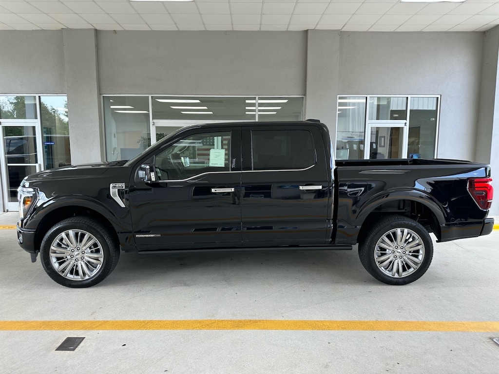 New 2026 Ford F-150 Platinum 4x4 Platinum SuperCrew 5.5 ft. SB
