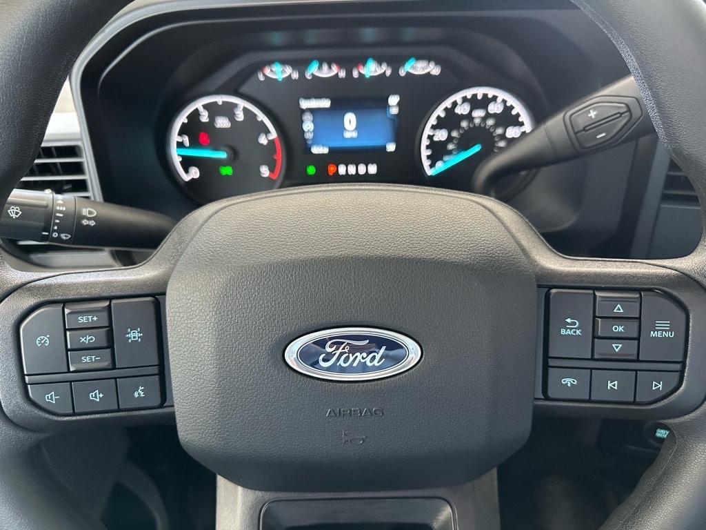 2026 Ford F-350 Super Duty Chassis Cab XL - Photo 40