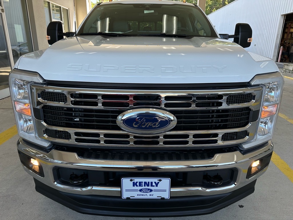 2026 Ford F-350 Super Duty Chassis Cab XL - Photo 9