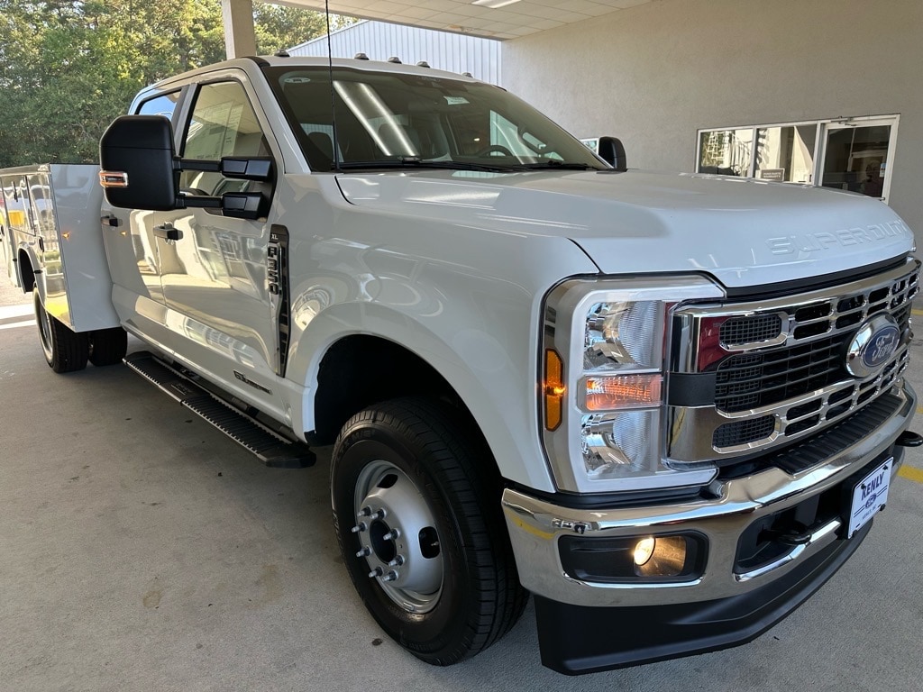 2026 Ford F-350 Super Duty Chassis Cab XL - Photo 10