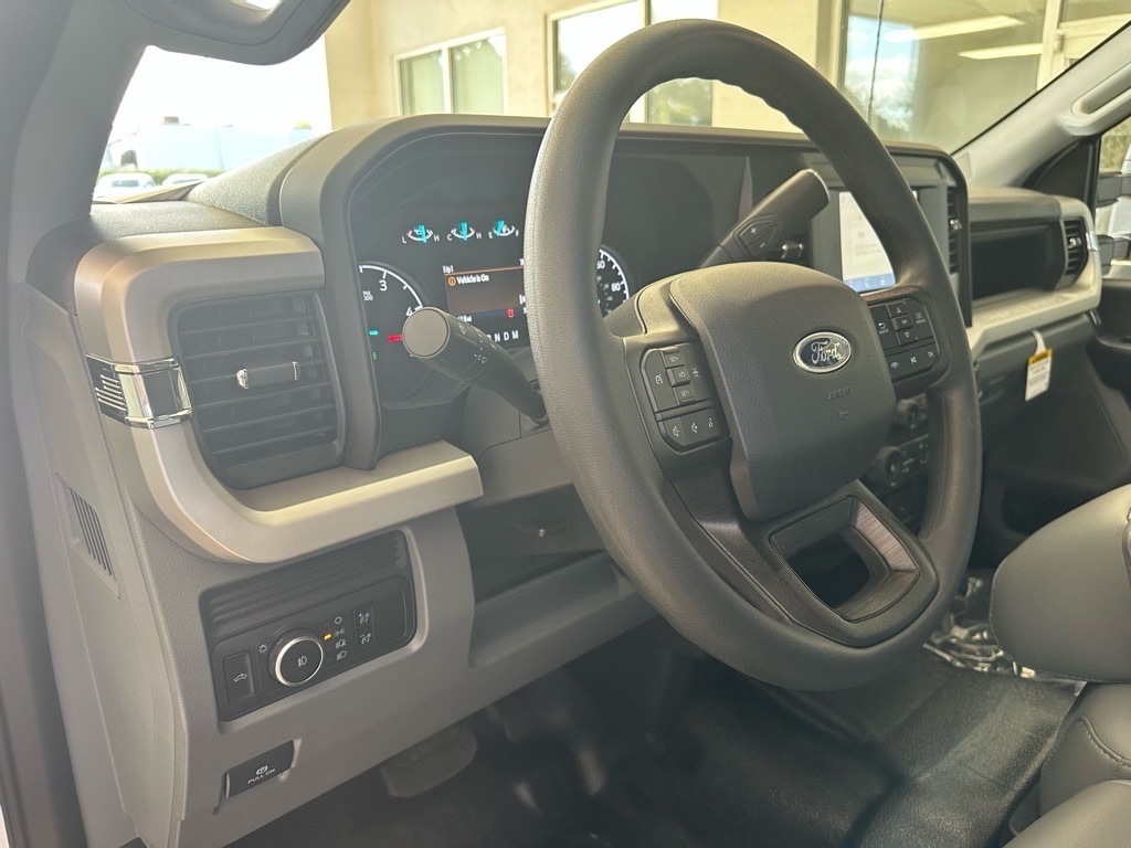 2026 Ford F-350 Super Duty Chassis Cab XL - Photo 23